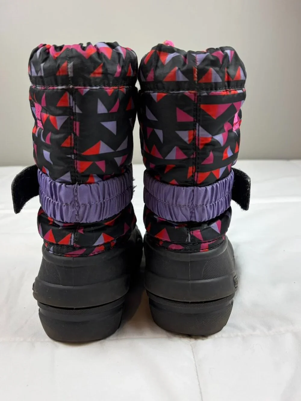 Sorel Little Girls Snow Boots in Black With a Purple & Pink Triangles Size 10